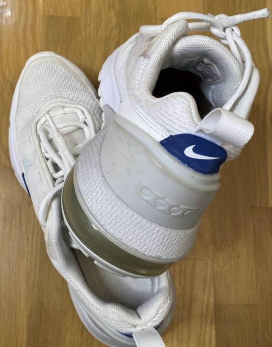 кросівки Nike Air Max.