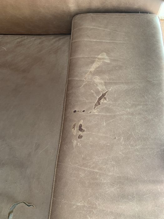 Sofa em pele genuina