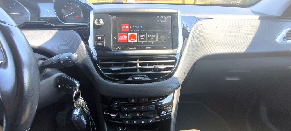 Peugeot 2008 — fotografia 7