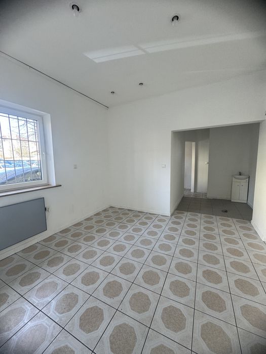 Lokal usluhowo handlowy lub biuro. Centrum Pucka