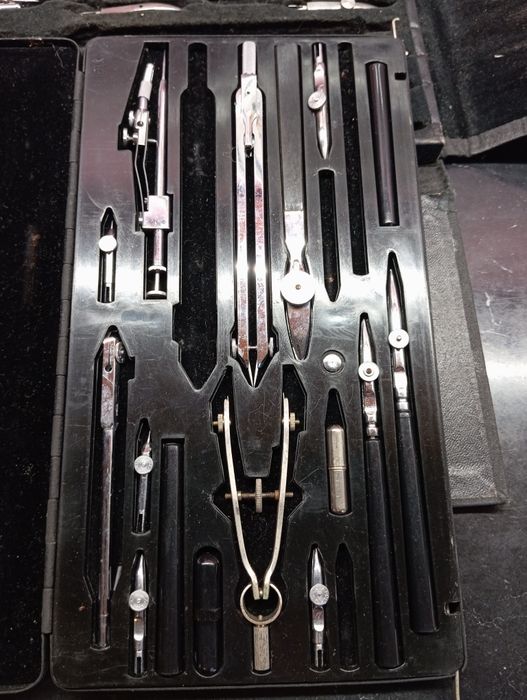 Zestawy kreślarskie cyrkle