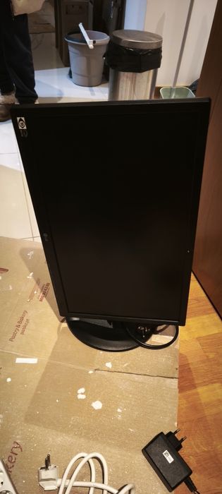 Monitor LG 21.5" LED Full HD - Ergonômico (Ajuste de Altura e Giro)