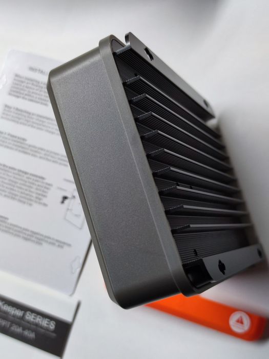 MPPT контроллер заряда PowMr POW-Keeper 1220 для солнечных станций.