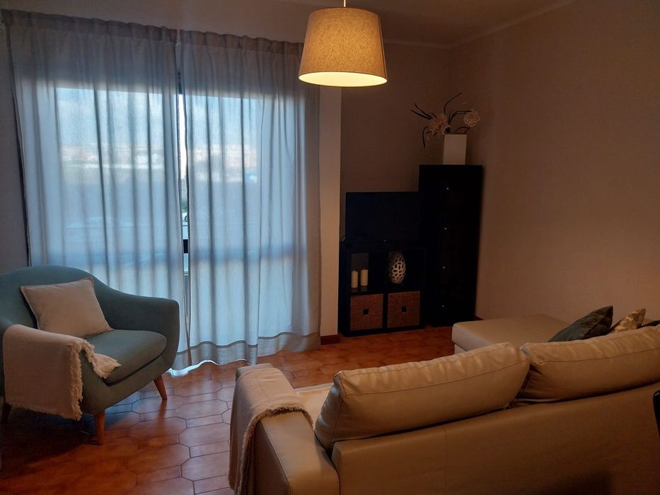 Sofá 3 lugares, c/chaise longue branco