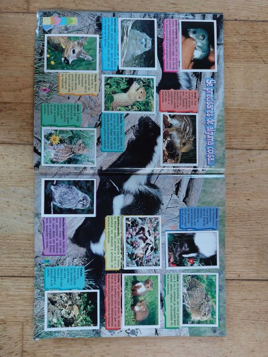 Caderneta de cromos "Animais bebés" - Completa