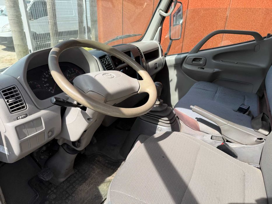 Carrinha toyota dyna cabine dupla
