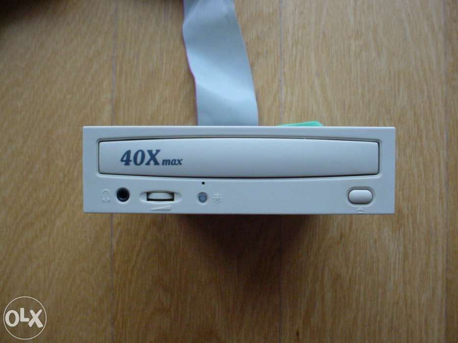 Leitor de CDs 40x441821250674370560