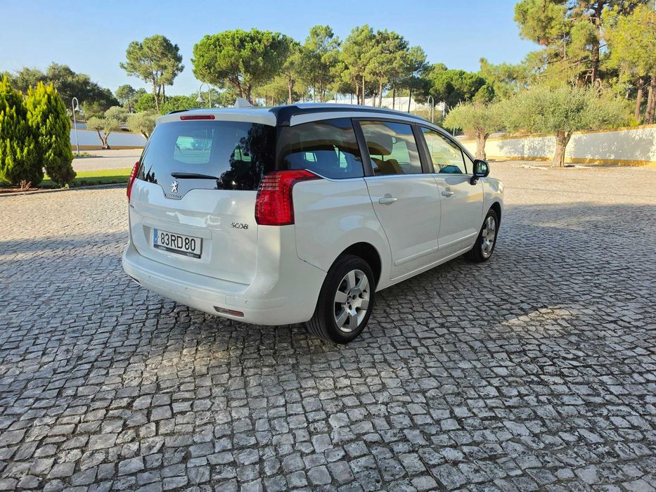 Peugeot 5008 Style 1.6HDI 120cv NACIONAL Automático 7 lugares — photo 3