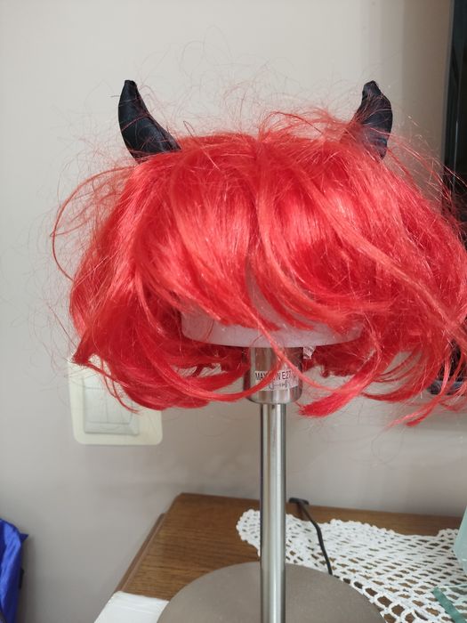 Peruka diabełek Halloween