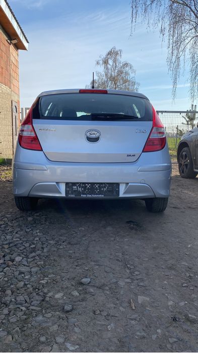 Hyundai i30 blue
