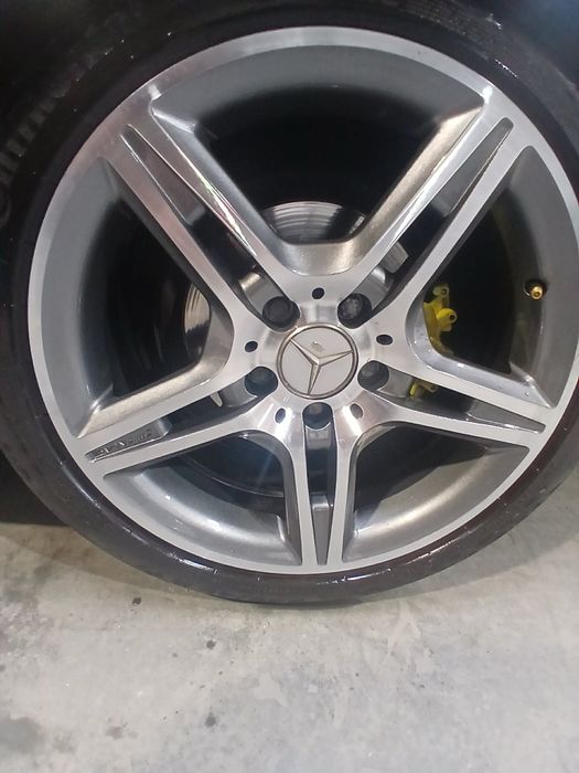Mercedes-Benz c220cdi elegance com 258mil com livro de revisões