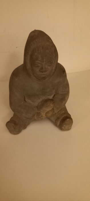 Escultura de esquimó em pedra