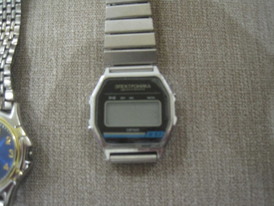 Продам комплект наручних годинників Усі- справні