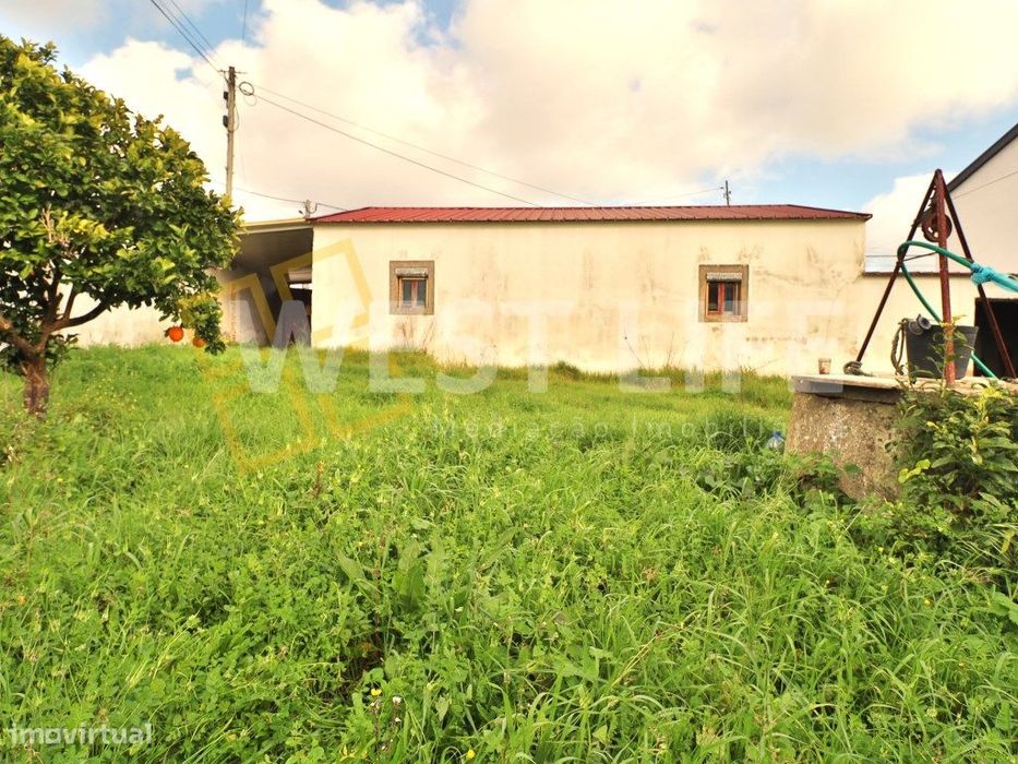 Moradia T3 inserida num lote de 422m2 - POTENCIAL HABITACIONAL - Ca...