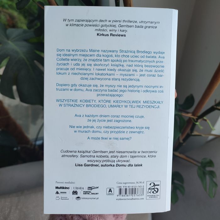 Książka Tess Gerritsen Kształt nocy stan idealny