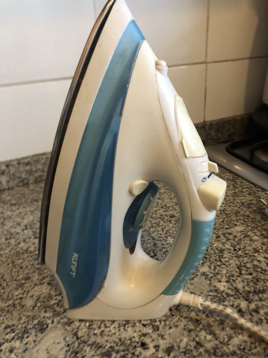 Ferro de engomar e aquecedor