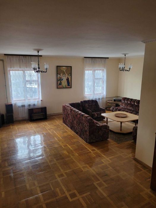 Русановские Сады. Дом 150 кв. До 20 человек.