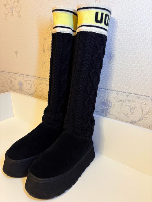 Жіночі зимові ботфорти Угги UGG Sweater Letter Boots Black
