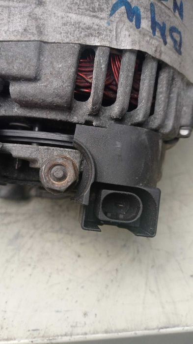 Alternador BMW Serie 3         Ref: 7 8 0 2 4 7 1 A I 0 2