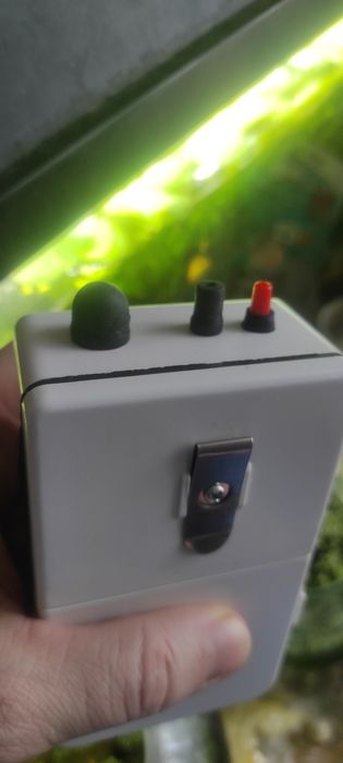 Акваріумний компресор автономного живлення ,.