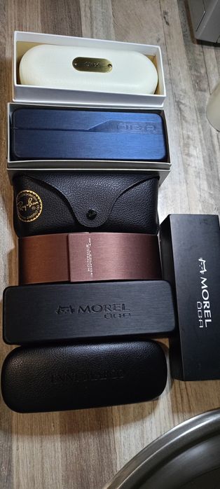 Фірмові футляри для окулярів