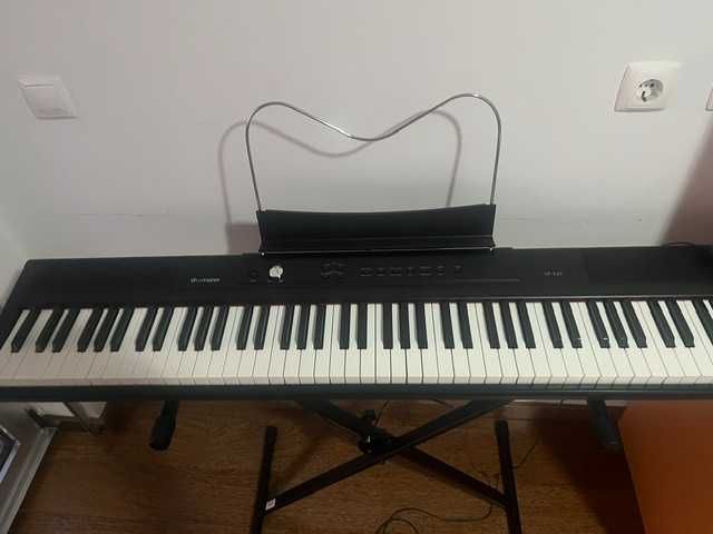 Piano thomann preto