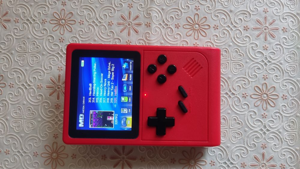 Продам игровую консоль gb300