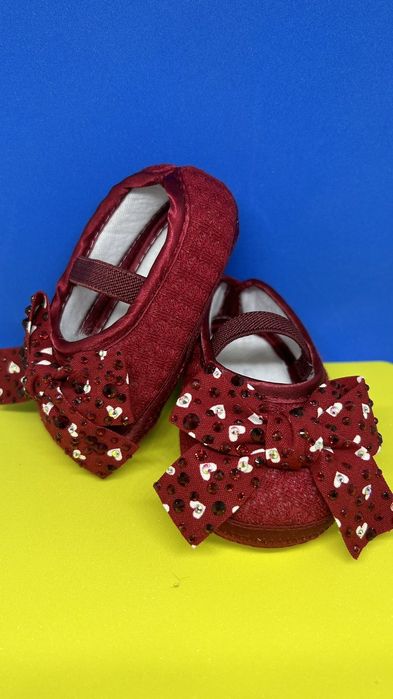 Пінетки інкрустовани камнями Swarovski