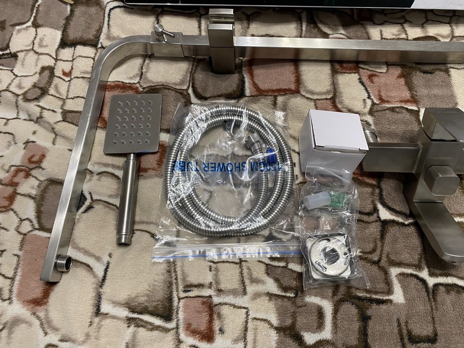 Змішувач ванноі кімнати FLEKO SS304