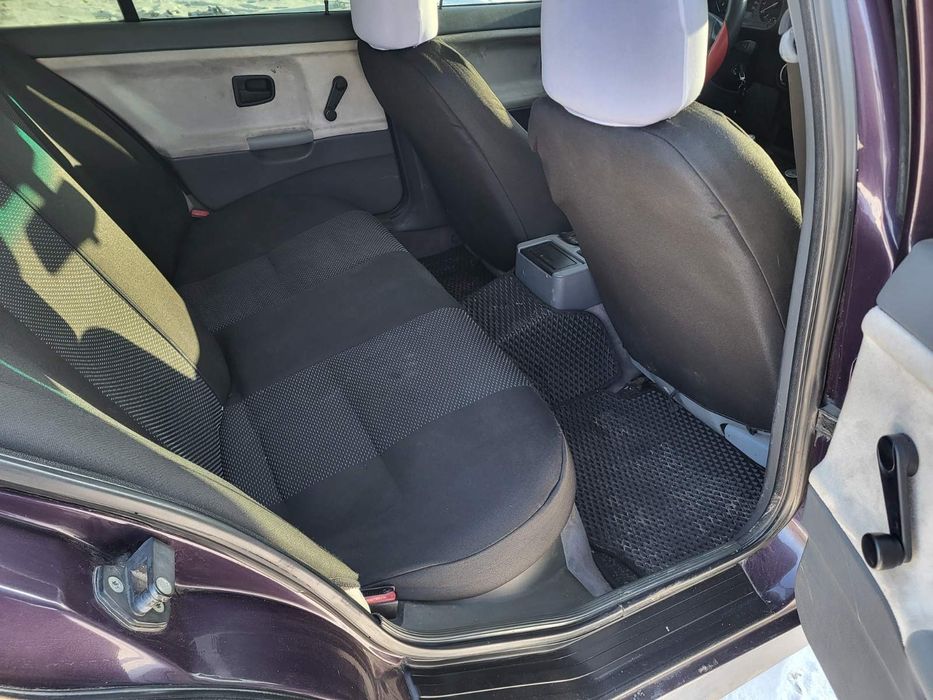 Продам BMW 3 1.8