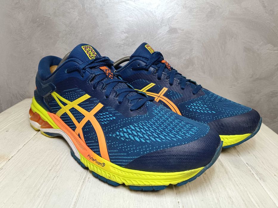 - Asics Gel Kayano 26