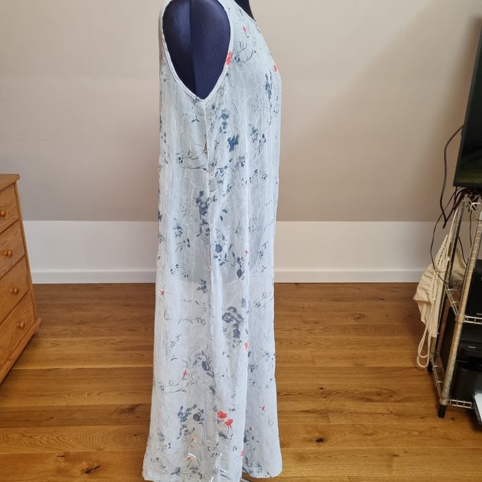 Luźna sukienka na plażę