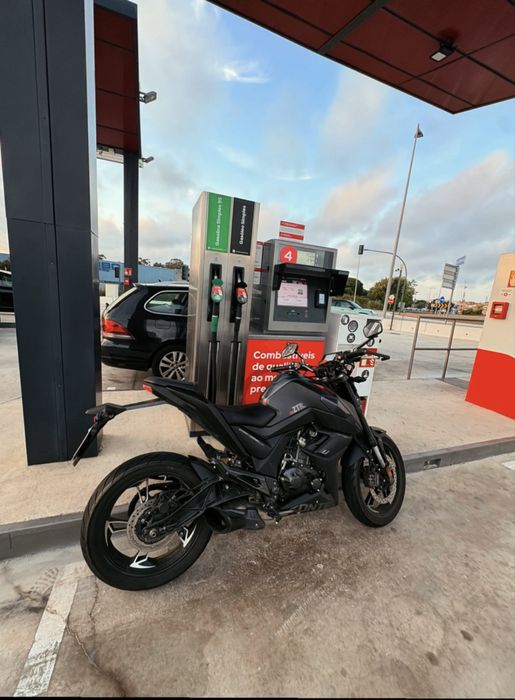 Zontes 125 U  LCD – 13.815 km – Impecável / Como Nova