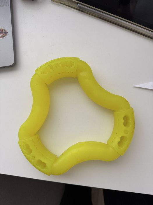 Іграшка для великої собаки