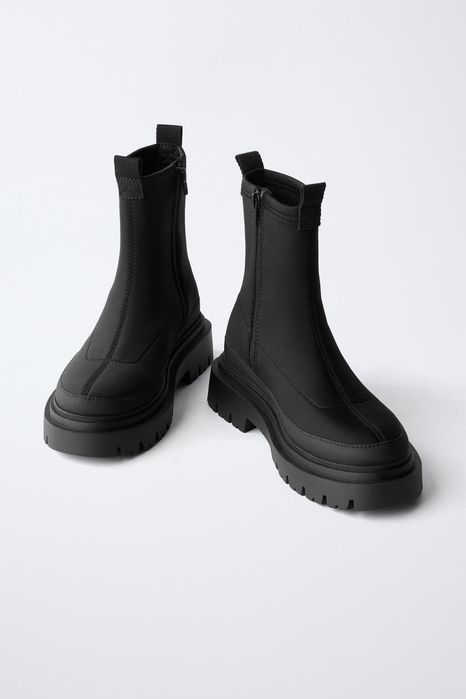 Botins tipo meia à prova de água -  nº38 (Novos)