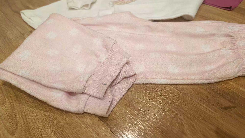 2 bluzeczki i piżamka Elsa i Olaf Kraina Lodu r.104 stan bdb