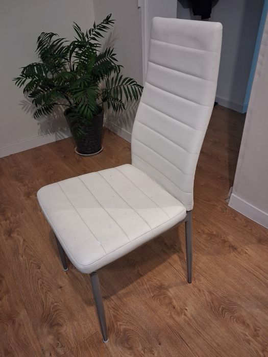 Oddam 4 krzesła  za darmo