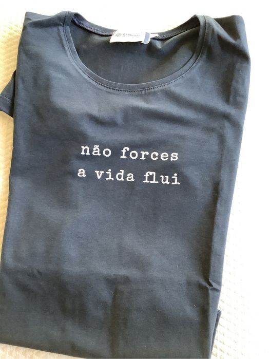T-shirt Não forces a vida flui de Manuel Clemente - Clover’s