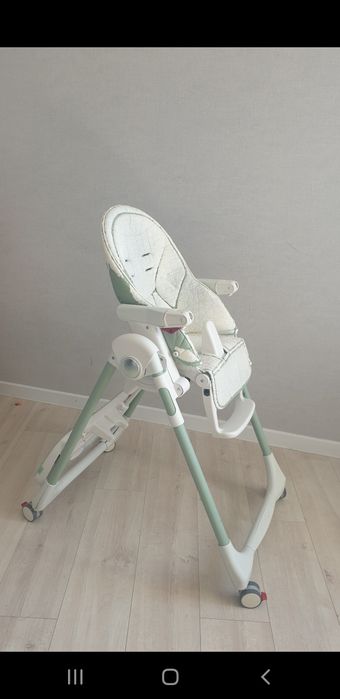 Итальянский столик для годування, стульчик для кормления Peg Perego
