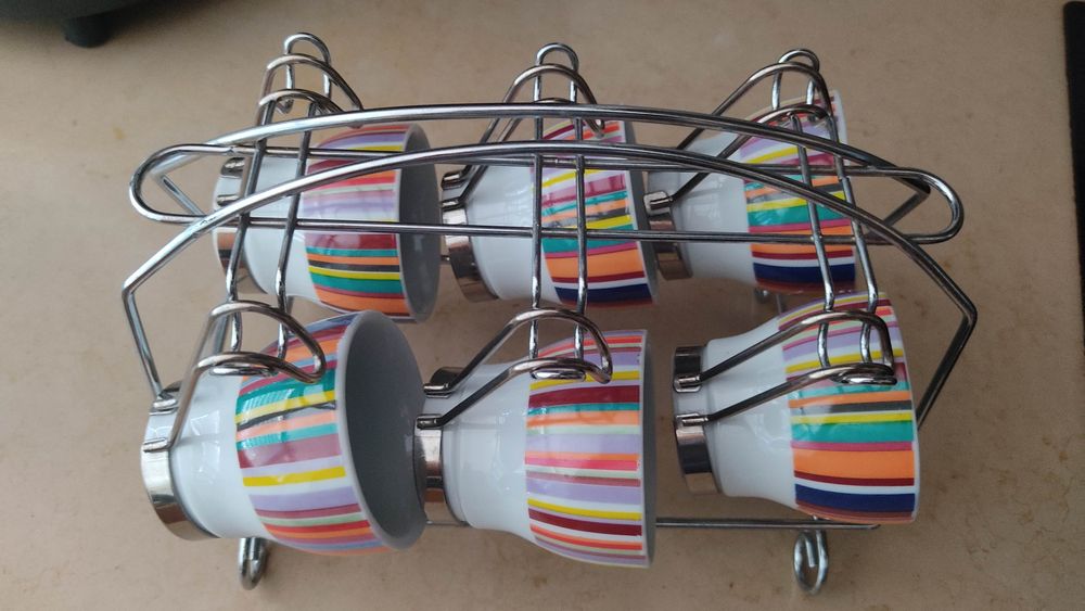 Elegantes e Novas  chávenas de café marca fisura