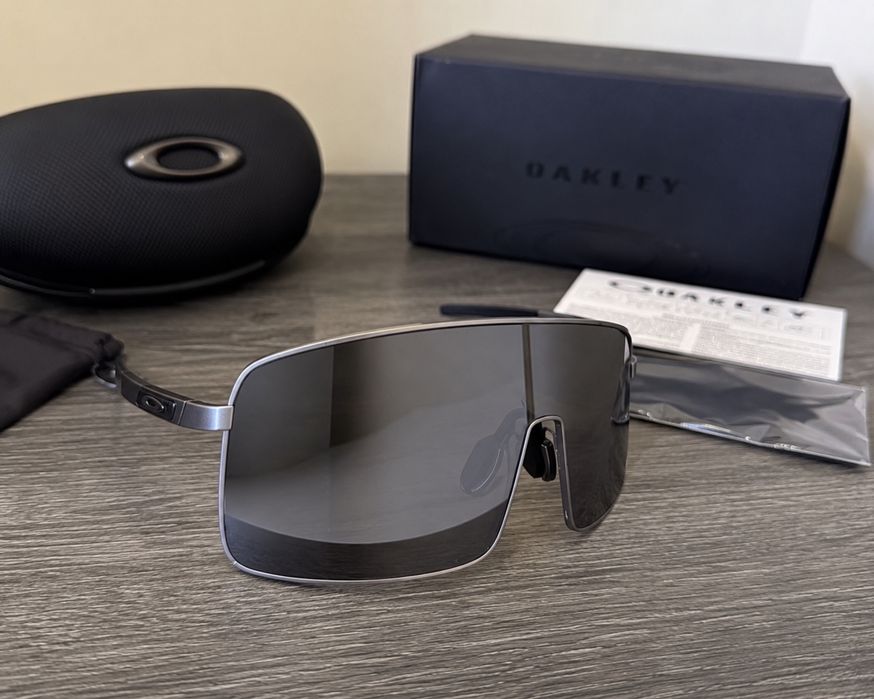 Окуляри Oakley Shield Sunglasses Black Frame & Chrome Lens