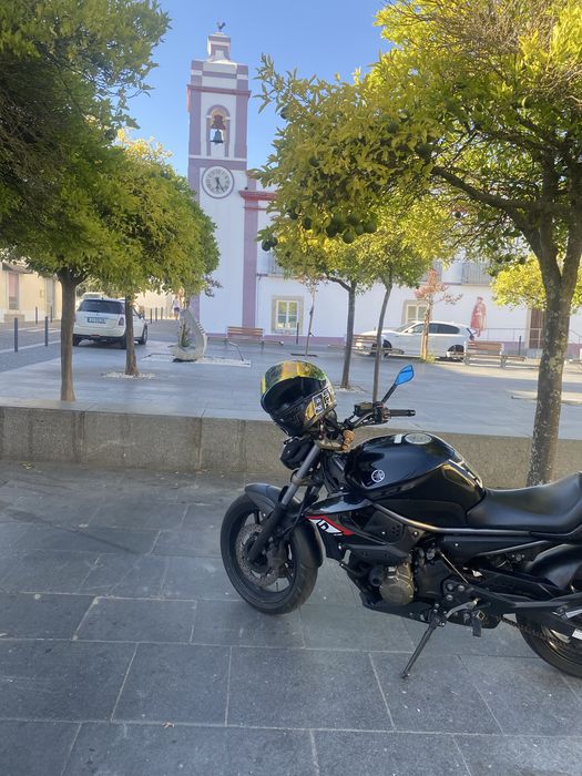 Mota nacked xj6 muito estimada