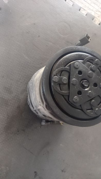 Nissan vanette 2.3D  ultimas peças