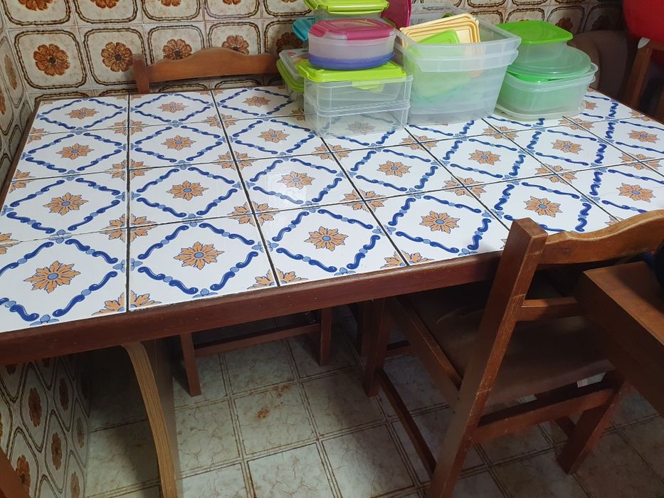 Mesa com cadeiras