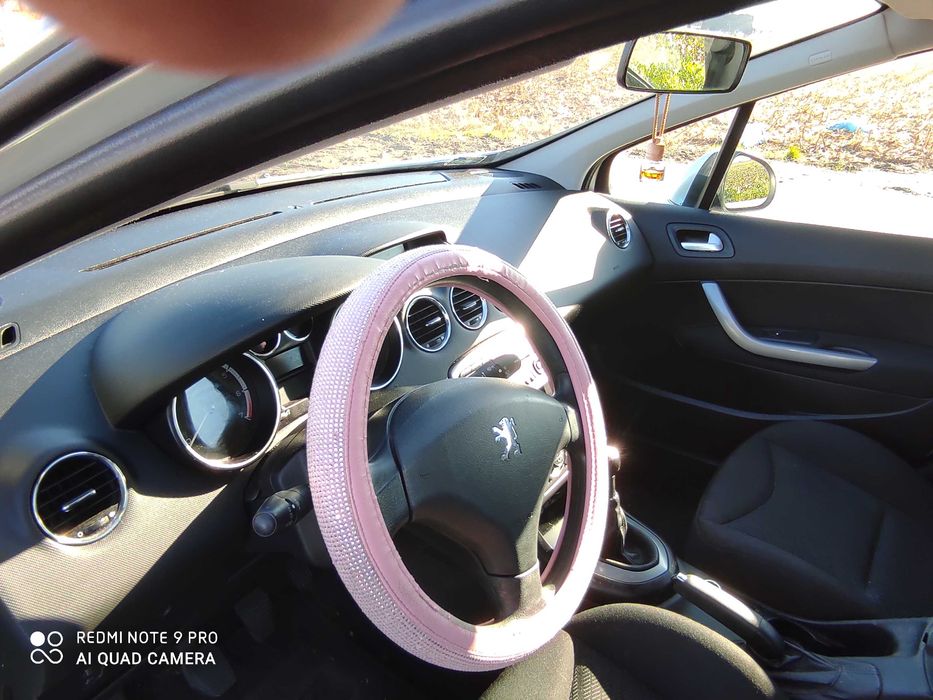 Peugeot 308 1.4 benzyna 2008 r. Przebieg 132840.