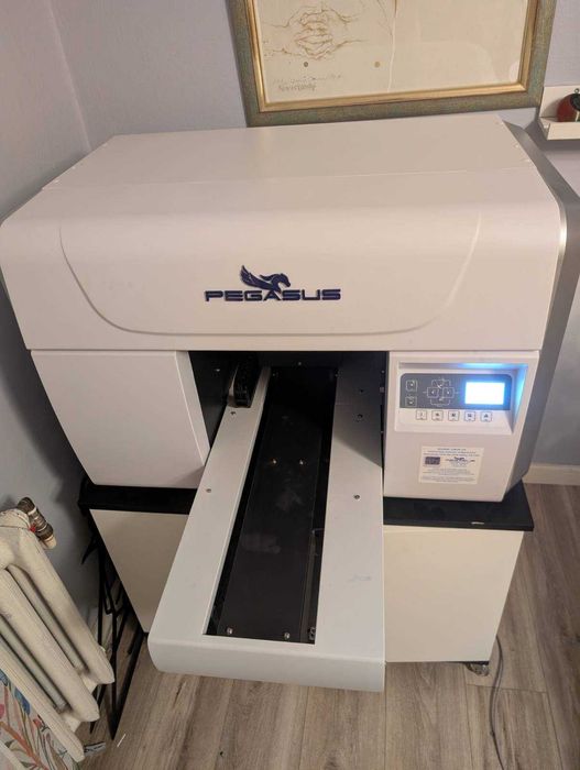 Drukarka UV A3 Piccolo (CMYK + biały + lakier) + UPS + szafka - FV23%