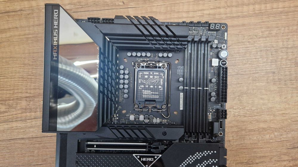 Płyta główna Asus ROG MAXIMUS Z690 HERO gwarancja nr. 535190