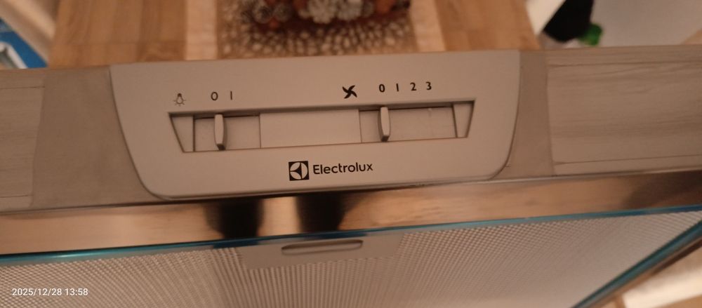 Okap pochłaniacz kuchenny podszafkowy