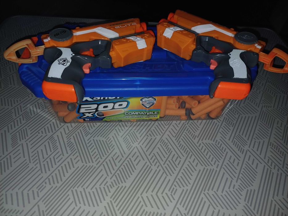 NERF Elite Firestrike + caixa com dardos espuma