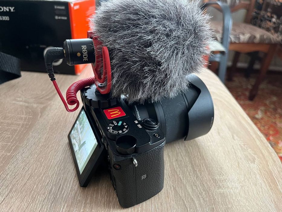 Терміново продам Sony a6300 + 28-70 + rode